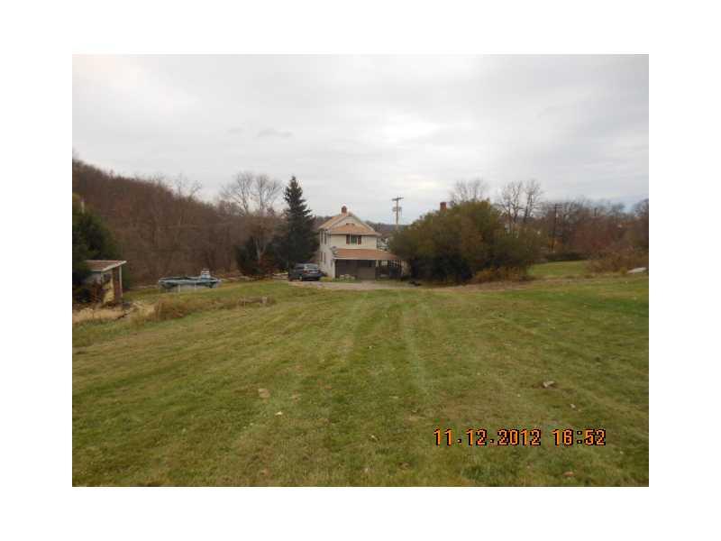 1060 Sun Valley Road Irwin, PA 15642 - Photo 13 of 20 Yard/Garden.