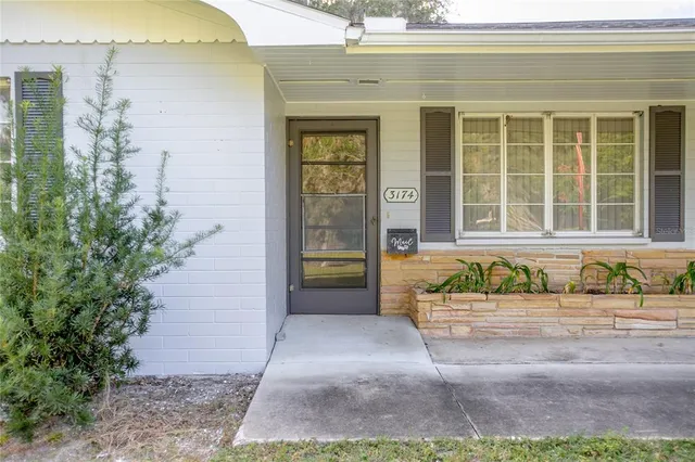 a view of entrance of the house