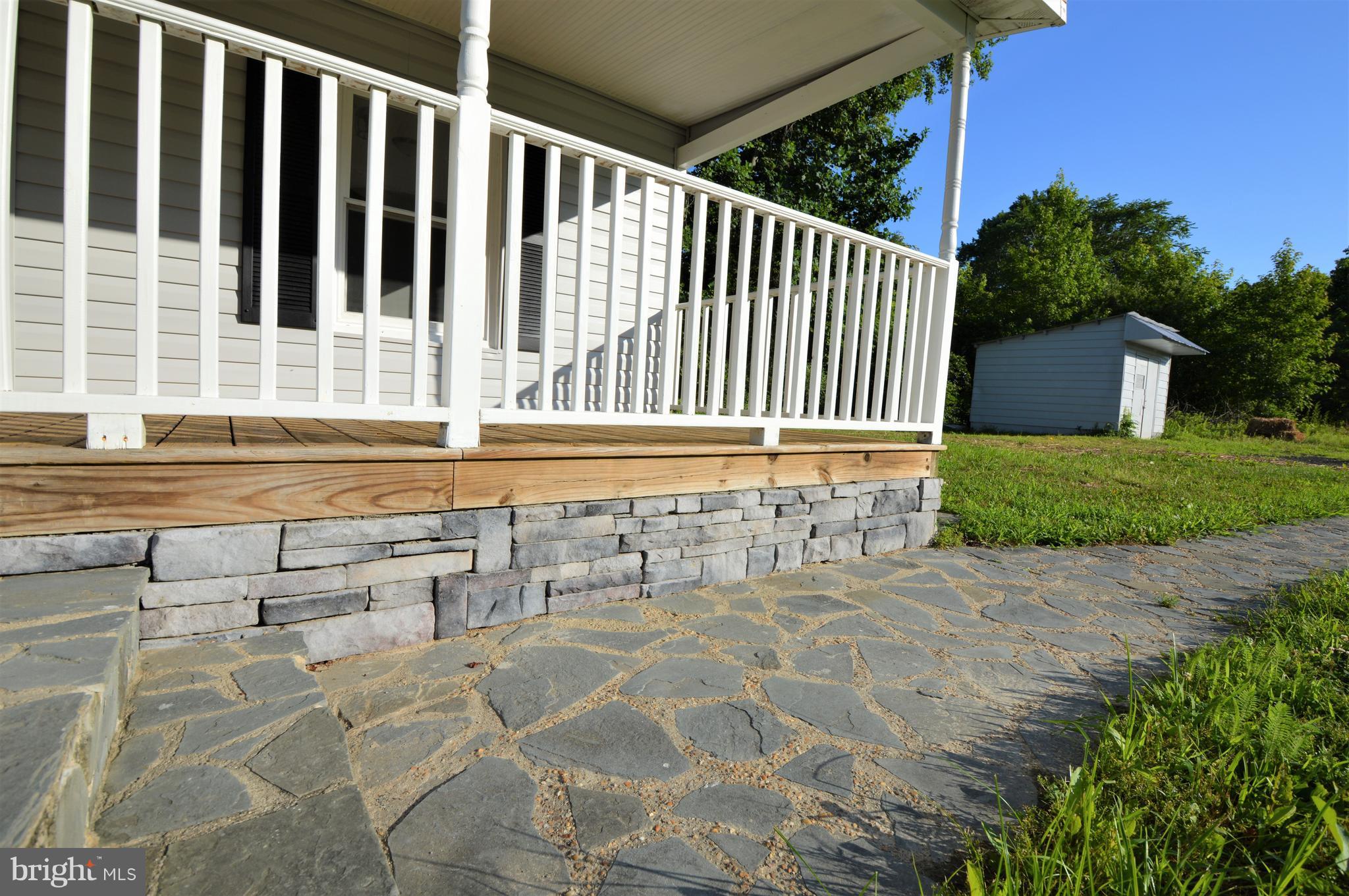 211 Sandy Ridge Road Fredericksburg, VA 22405 - Photo 3 of 24 All new stone base!
