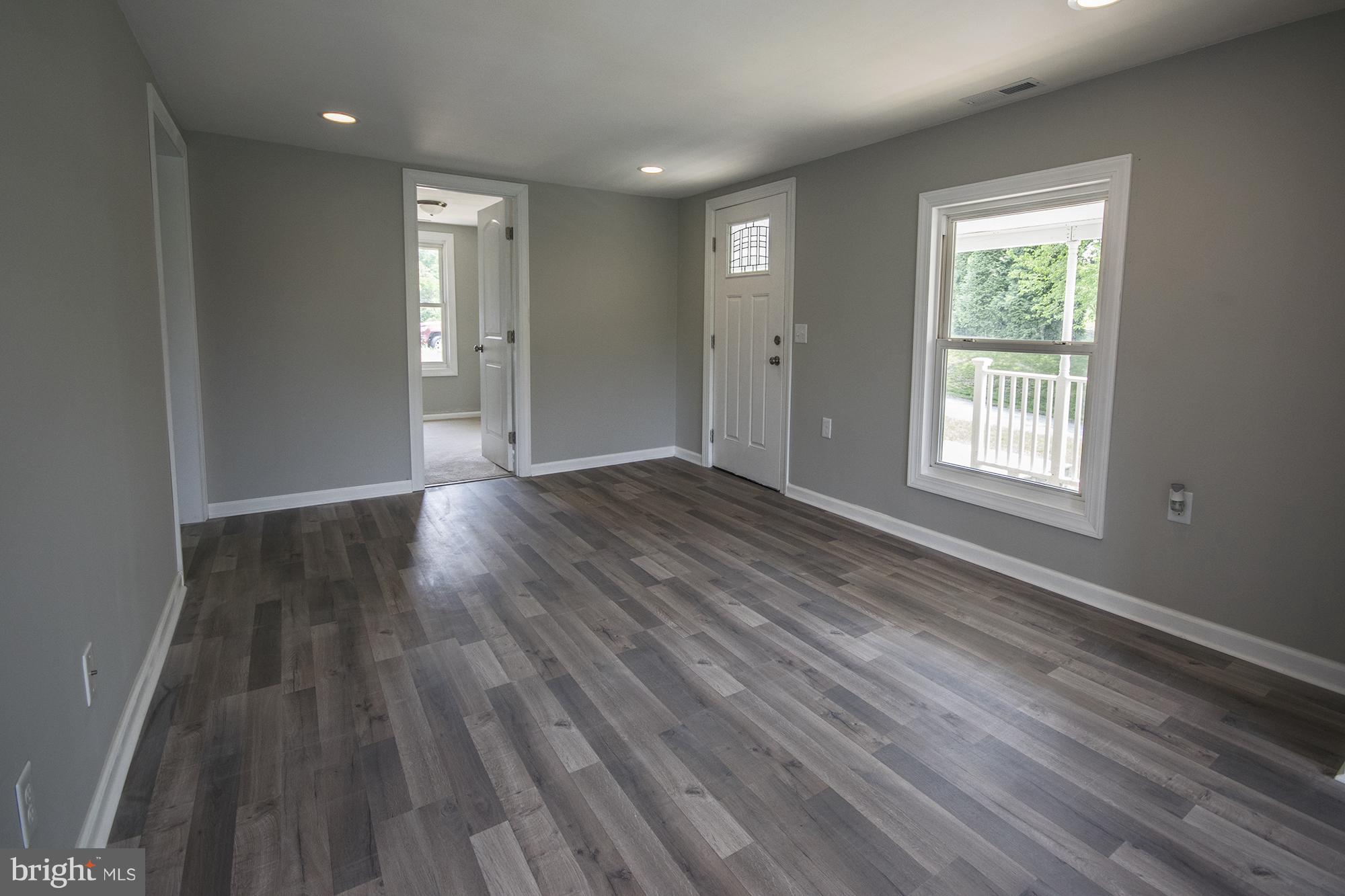211 Sandy Ridge Road Fredericksburg, VA 22405 - Photo 4 of 24 Interior (General)