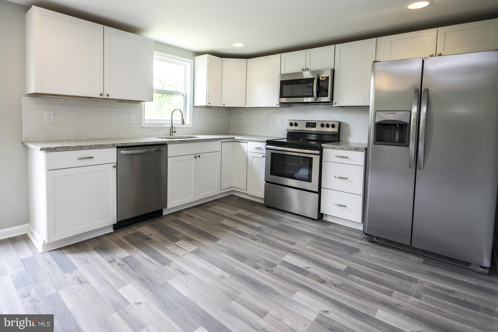 211 Sandy Ridge Road Fredericksburg, VA 22405 - Photo 7 of 24 All new appliances!