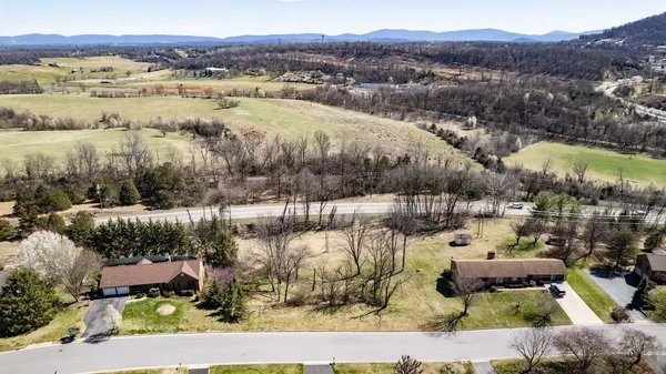 $85,000 | 810 Lammermoor Drive, Staunton, VA 24401