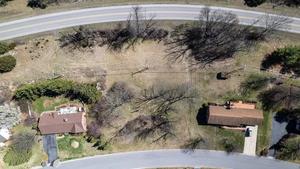 $85,000 | 810 Lammermoor Drive, Staunton, VA 24401