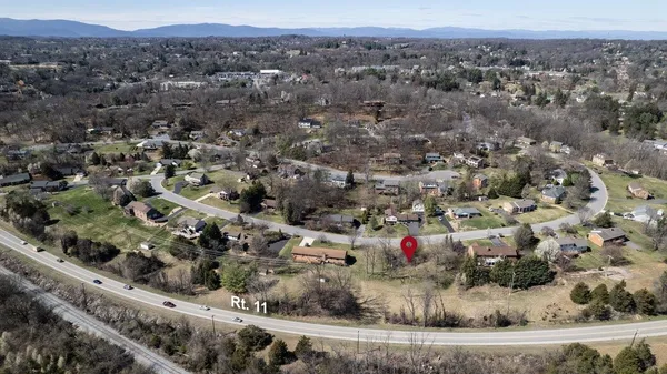$85,000 | 810 Lammermoor Drive, Staunton, VA 24401