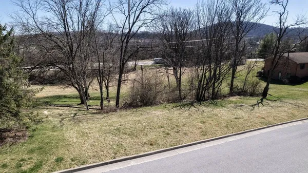 $85,000 | 810 Lammermoor Drive, Staunton, VA 24401