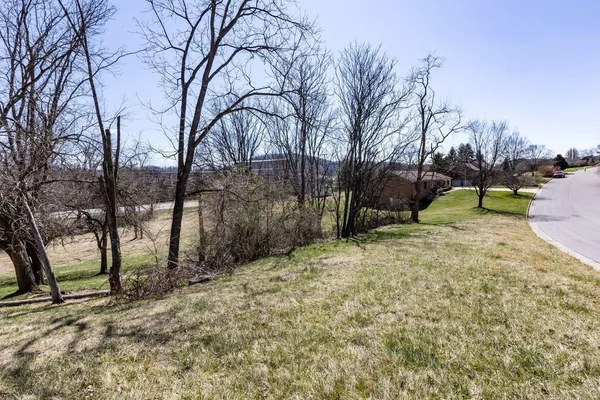 $85,000 | 810 Lammermoor Drive, Staunton, VA 24401