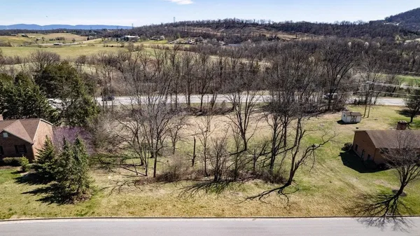 $85,000 | 810 Lammermoor Drive, Staunton, VA 24401