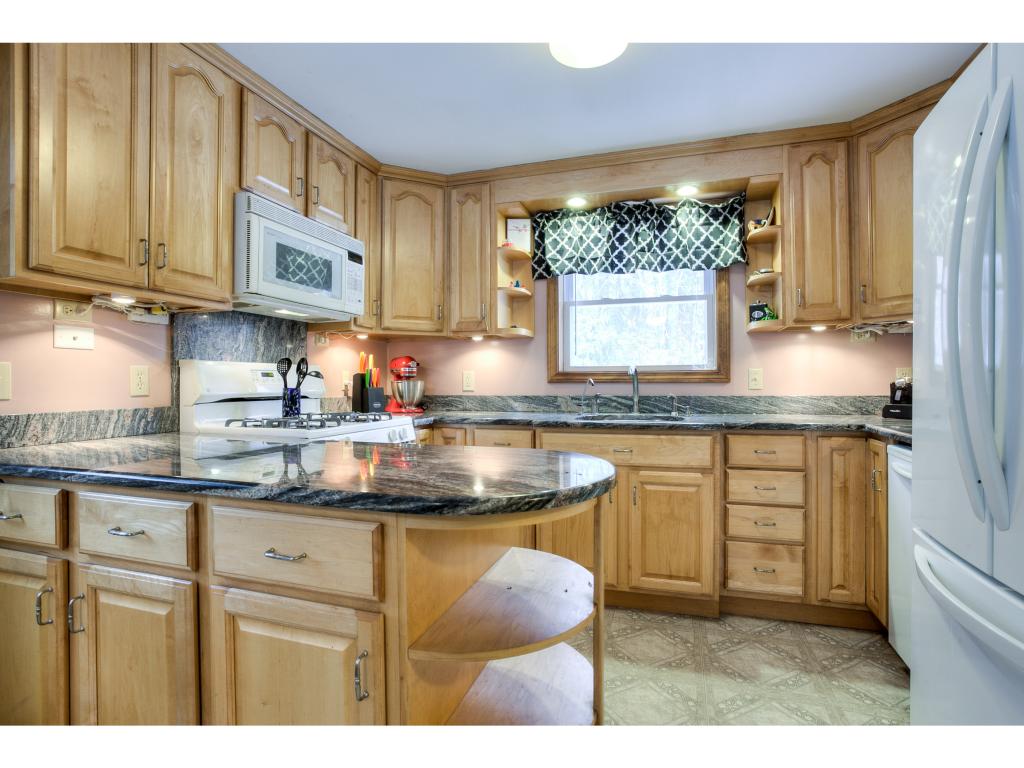 9 Dwight Road Nottingham, NH 03290 - Photo 3 of 36