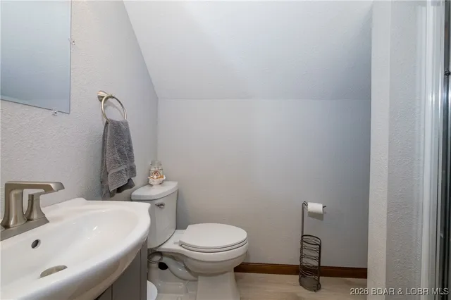 $660,000 | 30857 Berry Road, Stover, MO 65078