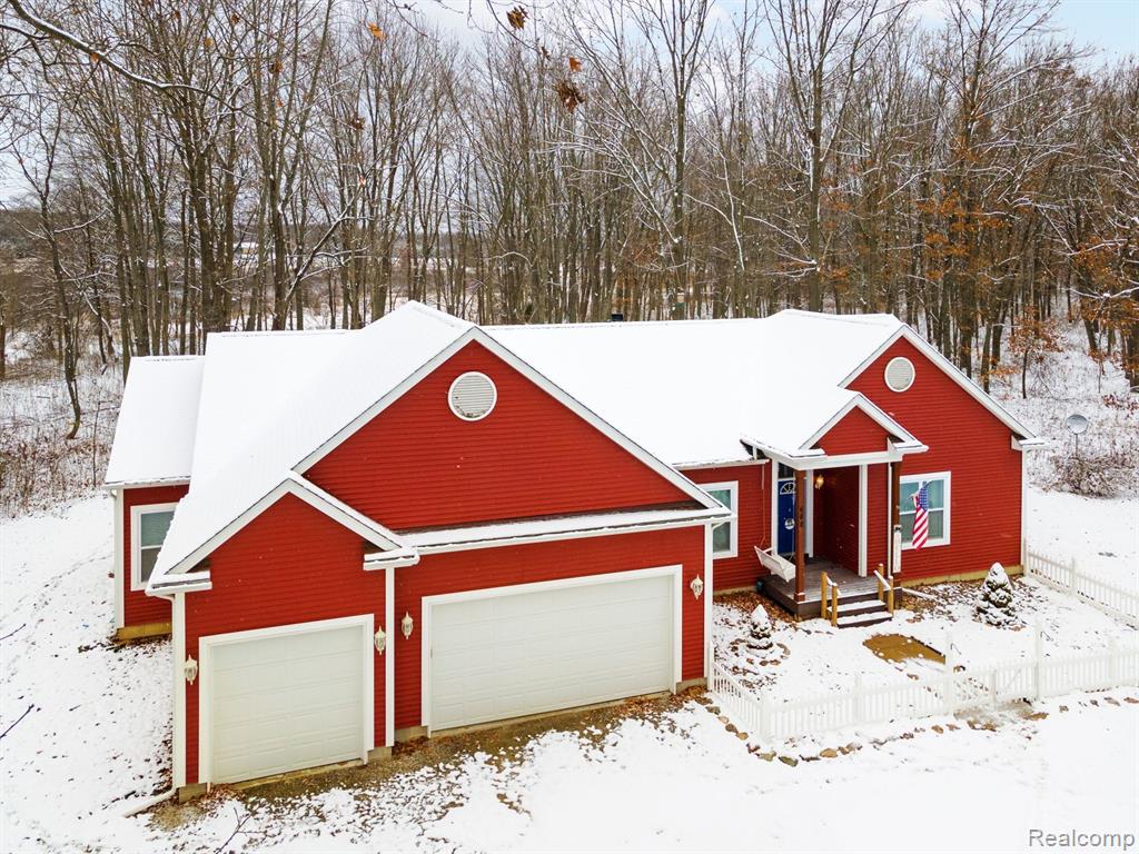 648 Jennings Road Whitmore Lake, MI 48189 - Photo 4 of 44 Gallery Image 4