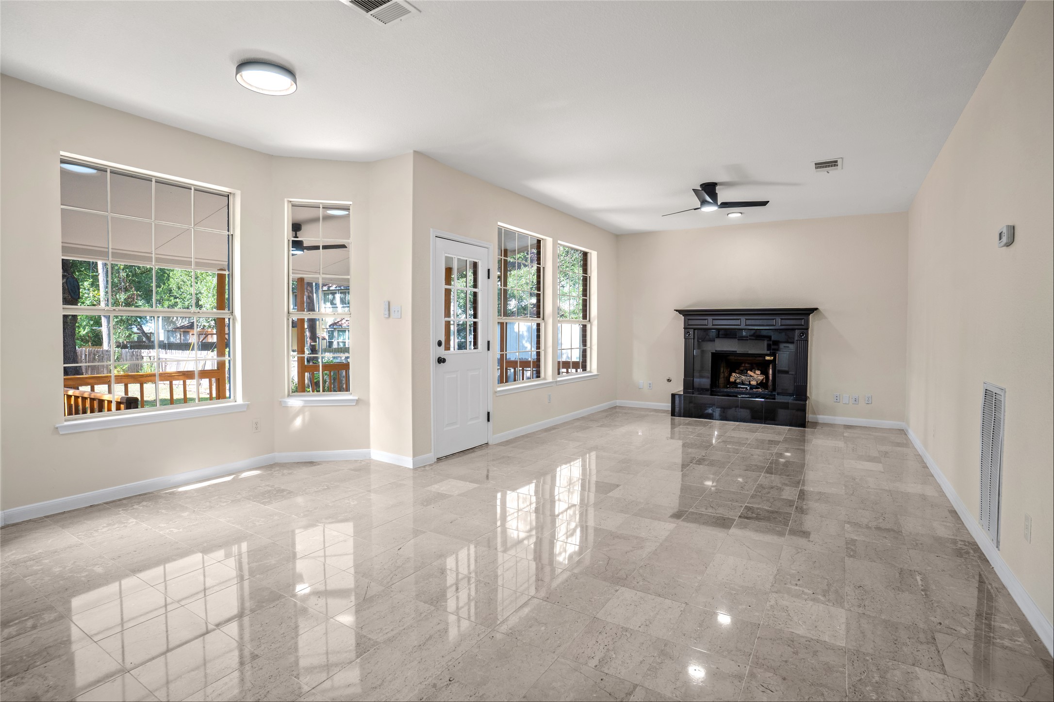 13102 Hunters Chase Drive Austin, TX 78729 - Photo 14 of 39 a view of an empty room with a window