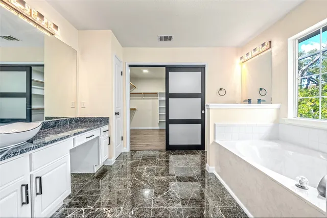 $579,900 | 13102 Hunters Chase Drive, Austin, TX 78729