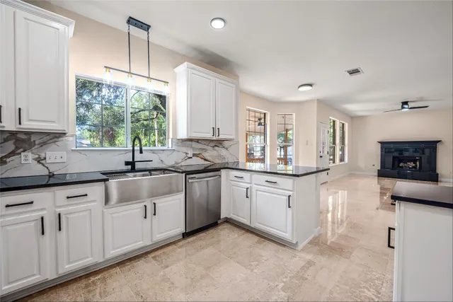 $579,900 | 13102 Hunters Chase Drive, Austin, TX 78729