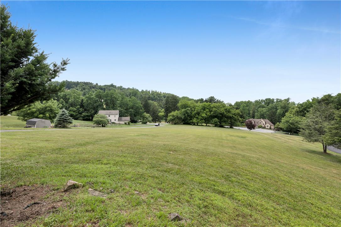 15 Spring Water Court Easton, PA 18042 - Photo 8 of 57 Front yard