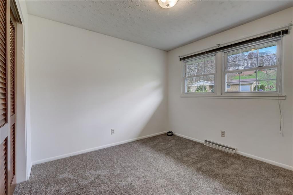 139 La Ray Drive Butler, PA 16001 - Photo 18 of 31 an empty room with a window