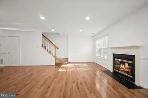 $449,000 | 148 Barnsfield Court, Unit 204, Gaithersburg, MD 20878