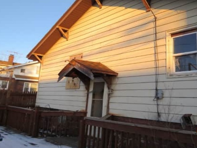 213 157th Street Calumet City, IL 60409 - Photo 4 of 13