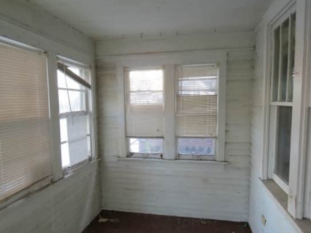 213 157th Street Calumet City, IL 60409 - Photo 6 of 13