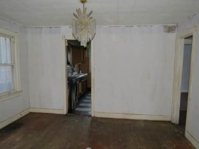 213 157th Street Calumet City, IL 60409 - Photo 8 of 13