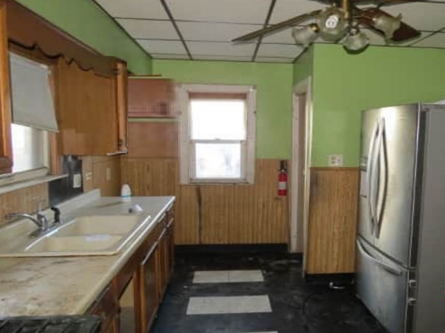 213 157th Street Calumet City, IL 60409 - Photo 10 of 13