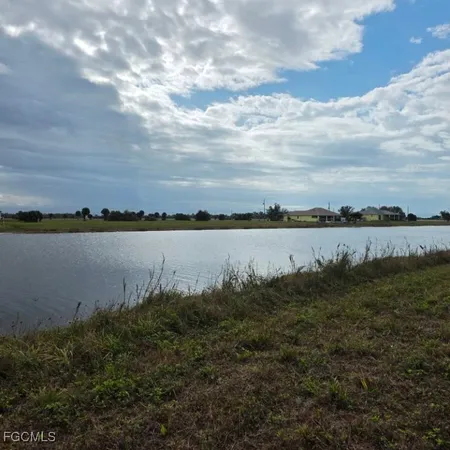 a view of ocean with city view