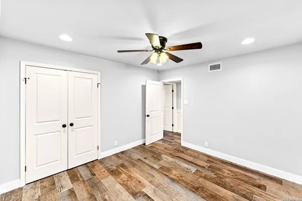 an aerial view of residential houses with city view and lake view