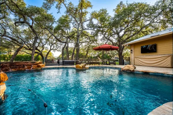 $1,325,000 | 29274 Seabiscuit Drive, Fair Oaks Ranch, TX 78015