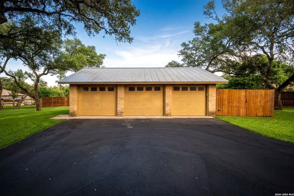$1,325,000 | 29274 Seabiscuit Drive, Fair Oaks Ranch, TX 78015