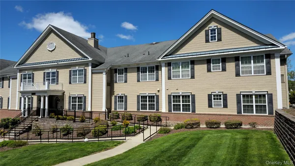 $3,295 | 305 Canter Court, Goshen, NY 10924