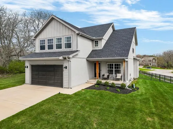 $459,000 | 1020 South 12th Terrace, Louisburg, KS 66053