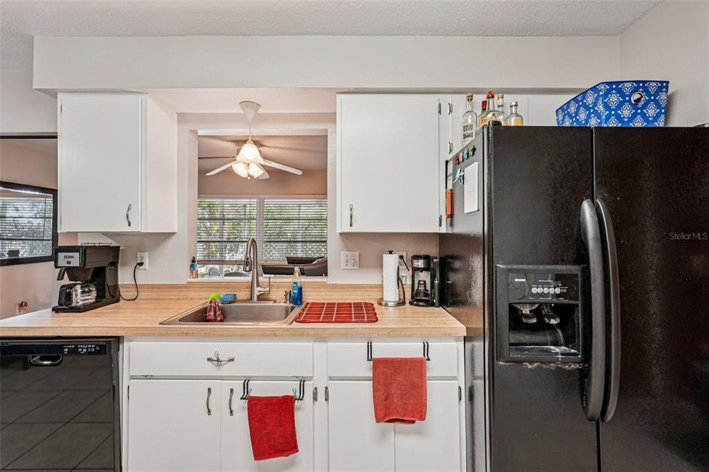 651 Porpoise Road Venice, FL 34293 - Photo 14 of 33