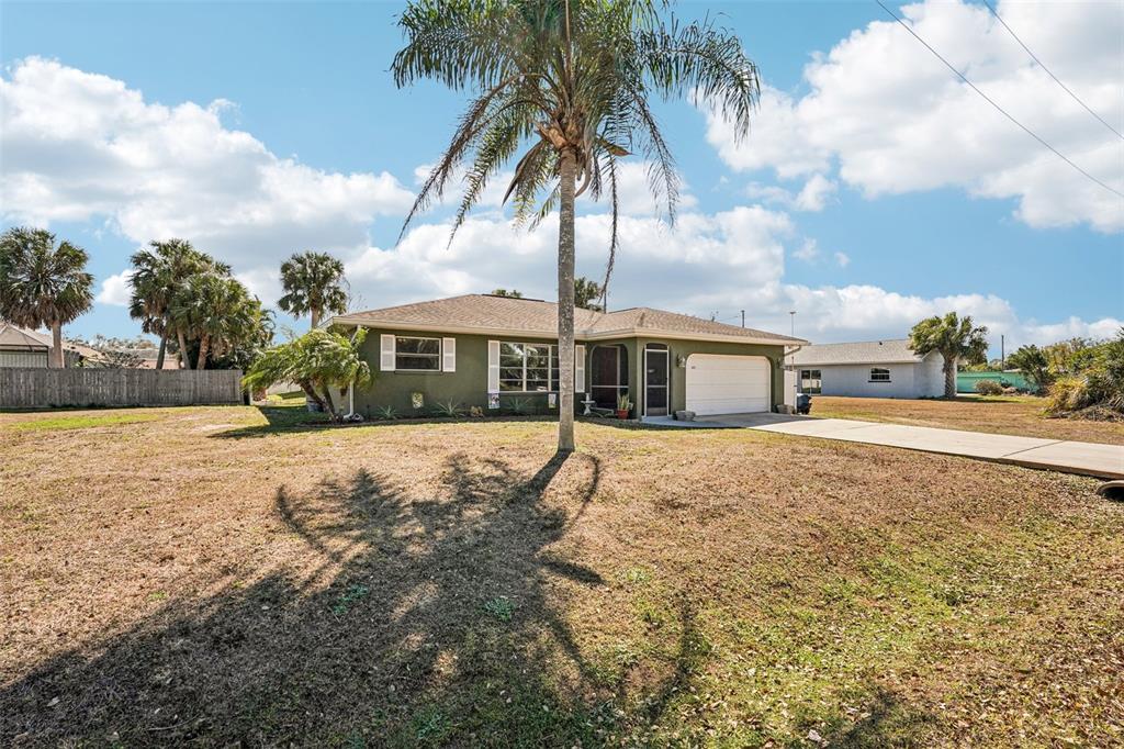 651 Porpoise Road Venice, FL 34293 - Photo 4 of 33