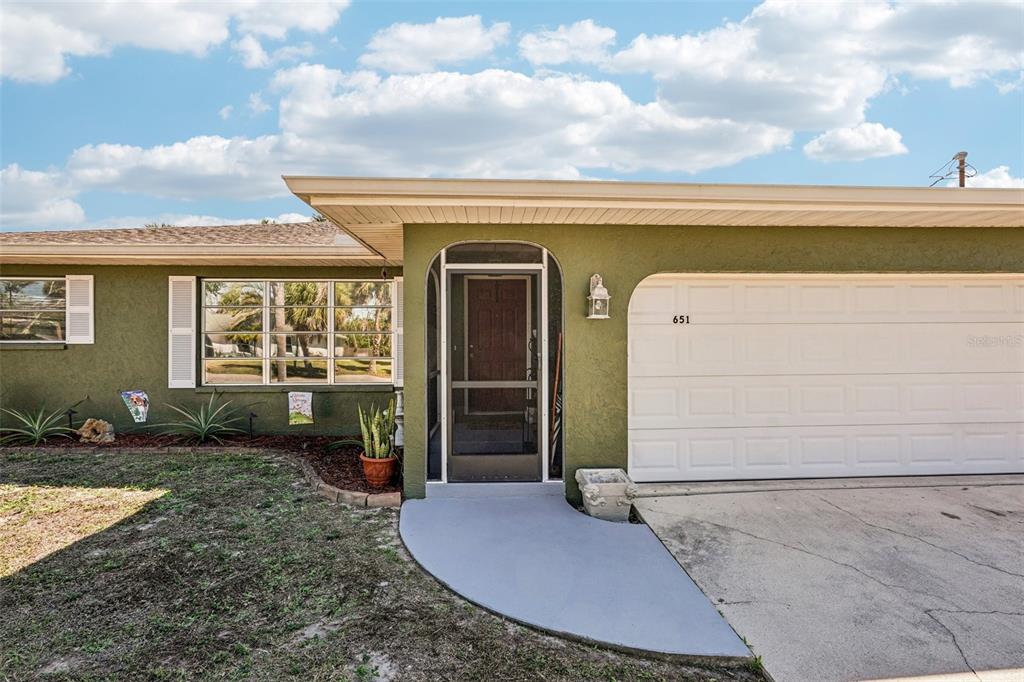 651 Porpoise Road Venice, FL 34293 - Photo 5 of 33
