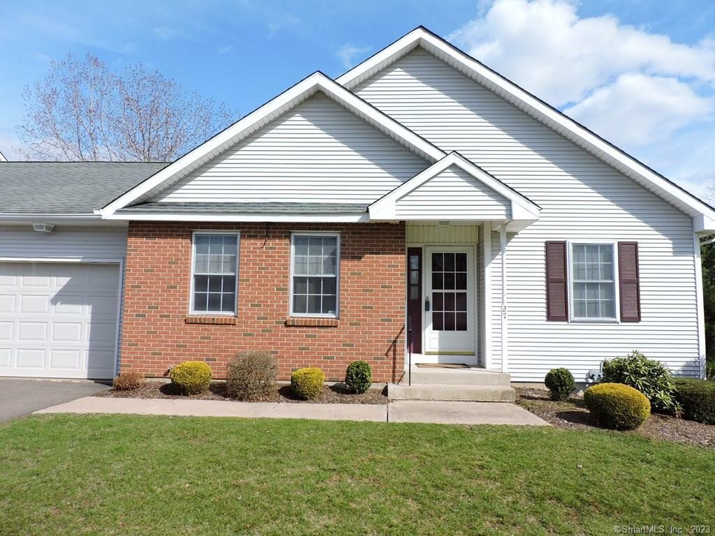 27 Hunter Drive, Unit 27 South Windsor, CT 06074 - Photo 1 of 1 27 Hunter Dr.End unit