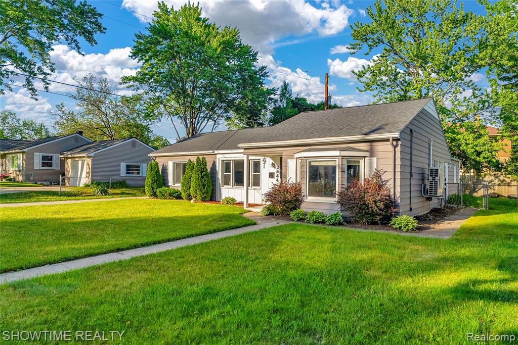 3444 Maple Street Port Huron, MI 48060 - Photo 2 of 30