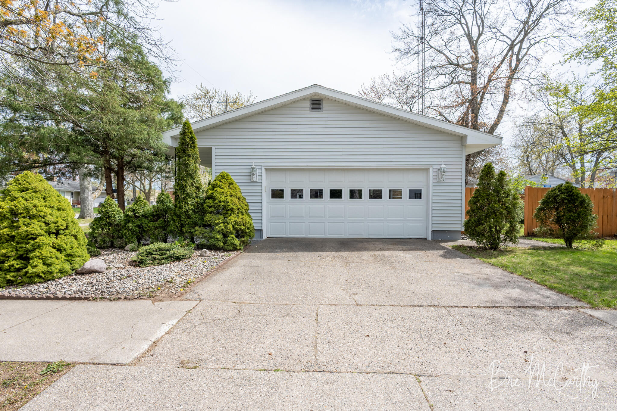 3155 Maple Grove Road Muskegon, MI 49441 - Photo 7 of 62 Attached Garage