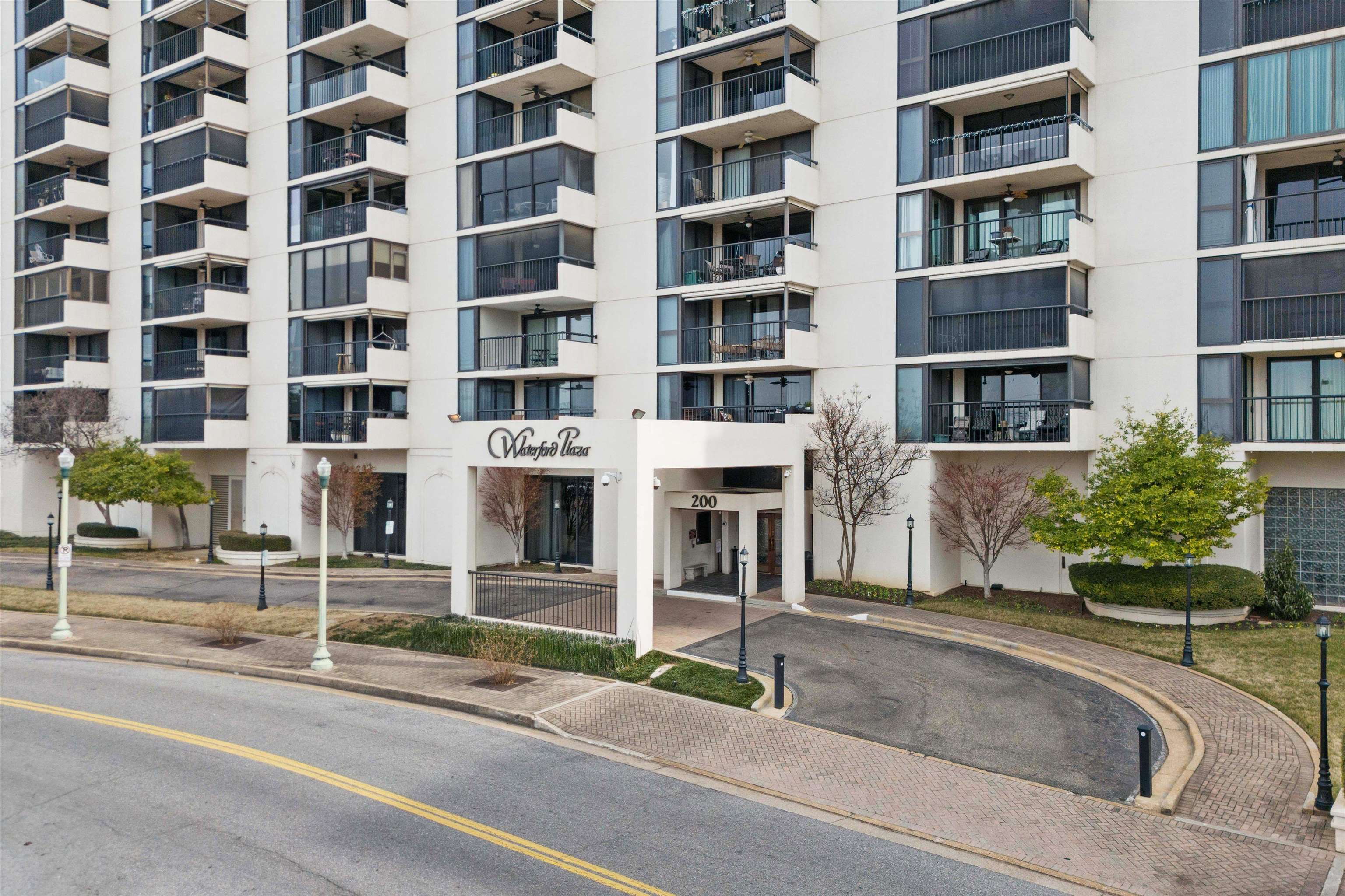 200 Wagner Street, Unit 604 Memphis, TN 38103 - Photo 3 of 36 View of apartment building / complex