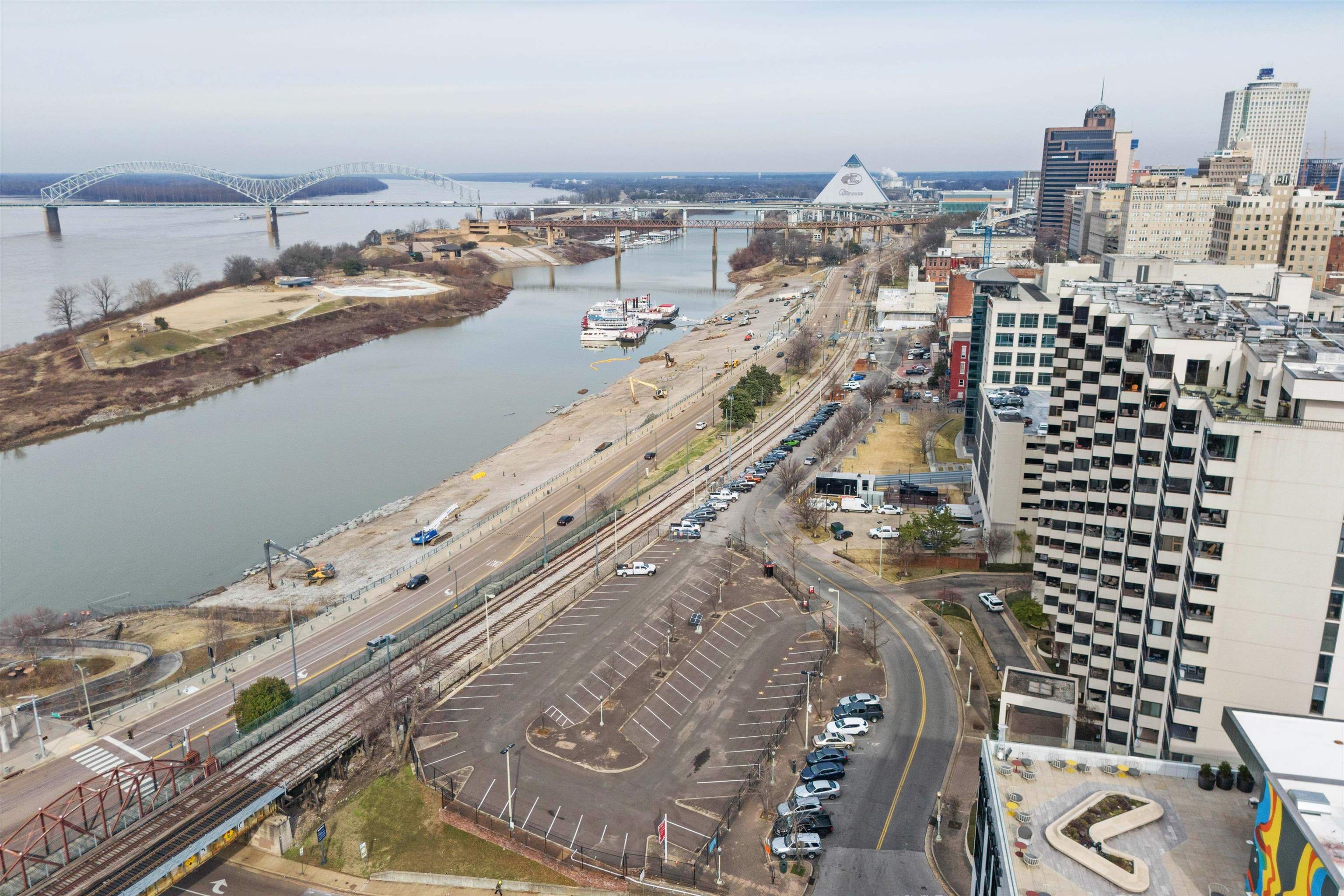 200 Wagner Street, Unit 604 Memphis, TN 38103 - Photo 34 of 36 a view of a city with an buildings