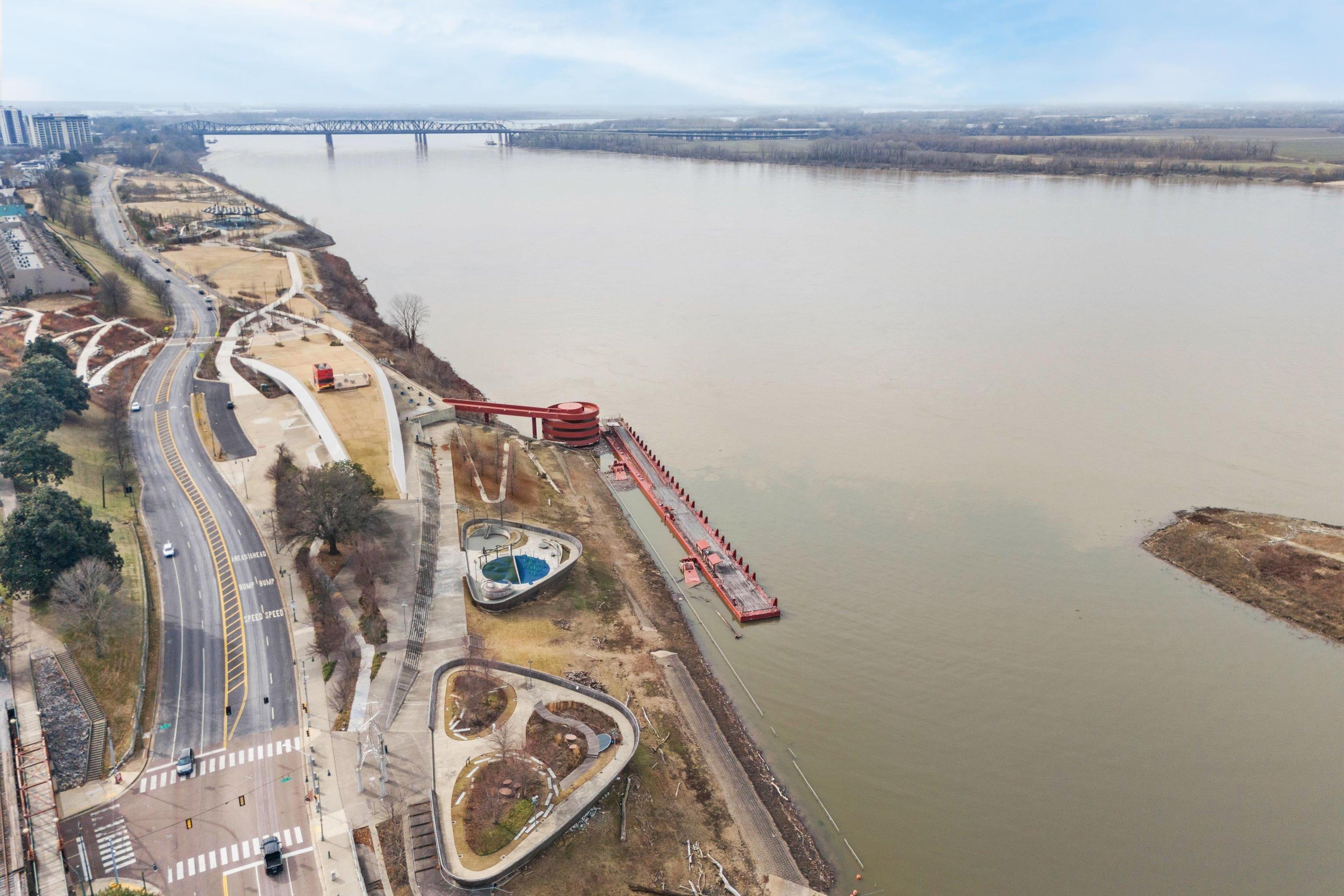 200 Wagner Street, Unit 604 Memphis, TN 38103 - Photo 35 of 36 Aerial view of a nearby body of water and a notable bridge