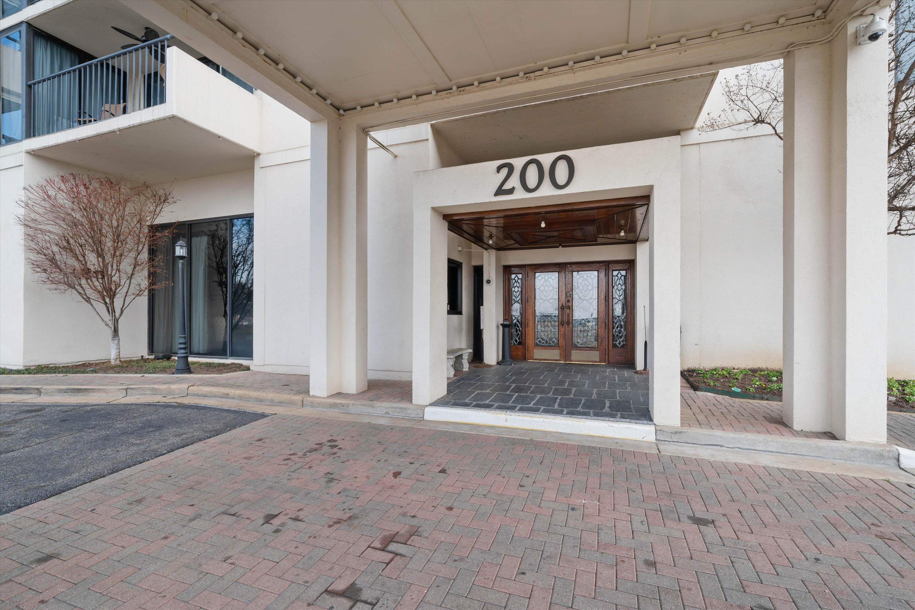 200 Wagner Street, Unit 604 Memphis, TN 38103 - Photo 4 of 36 a view of entryway door