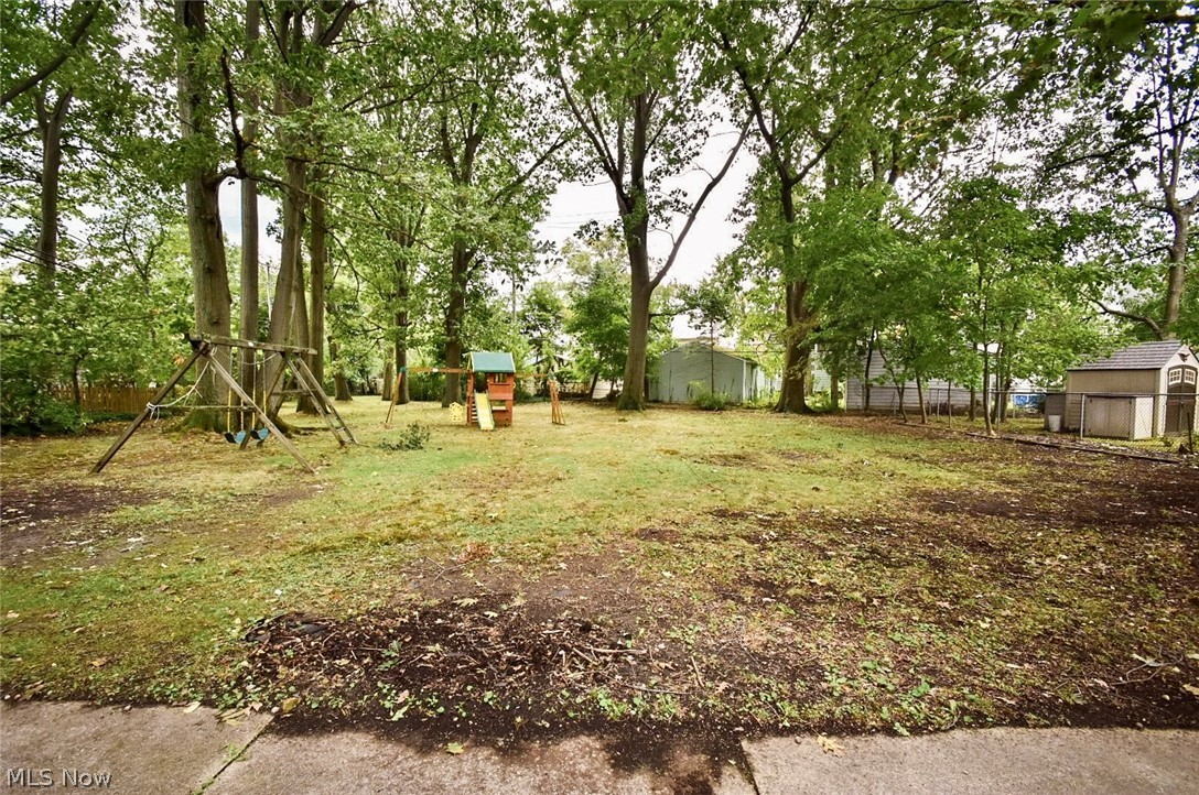 1154 Clifford Road Cleveland, OH 44121 - Photo 24 of 25