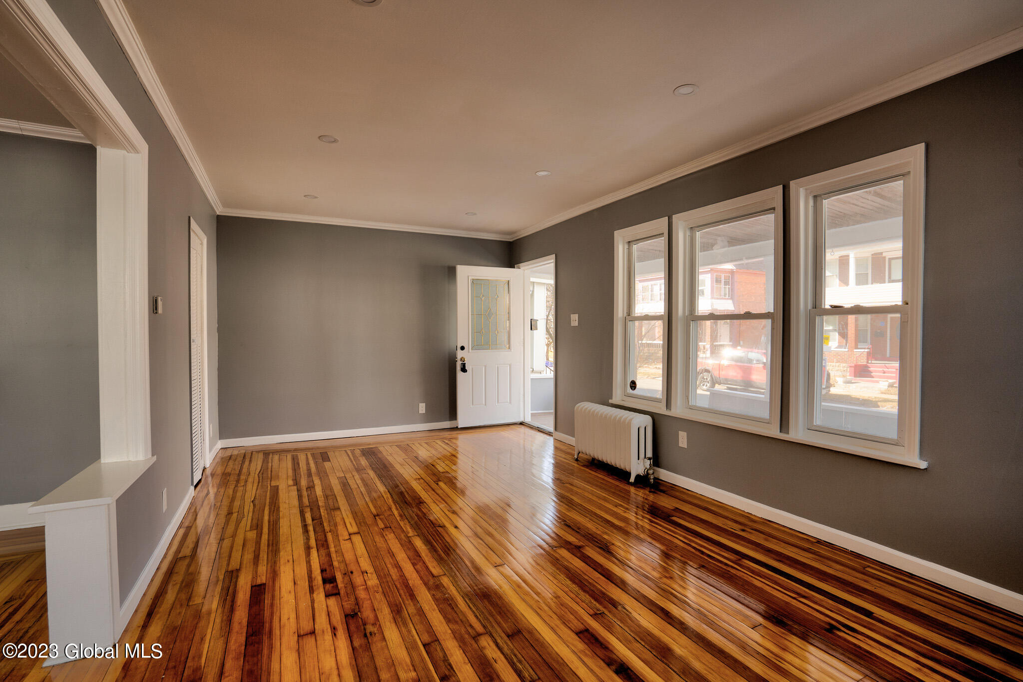 27 Hawk Street Schenectady, NY 12307 - Photo 3 of 34 DSC05056_7_8HDR