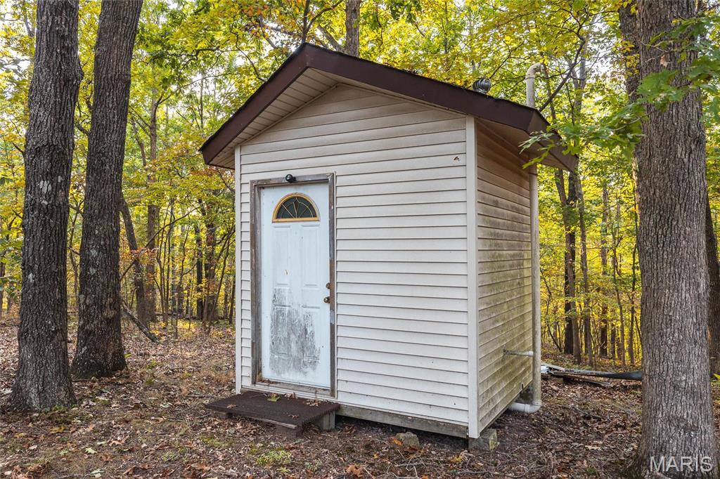 10005 Fulton Road Bourbon, MO 65441 - Photo 16 of 35