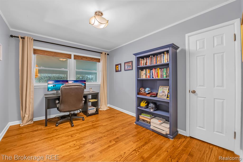 3663 Rockingham Road Royal Oak, MI 48073 - Photo 13 of 34