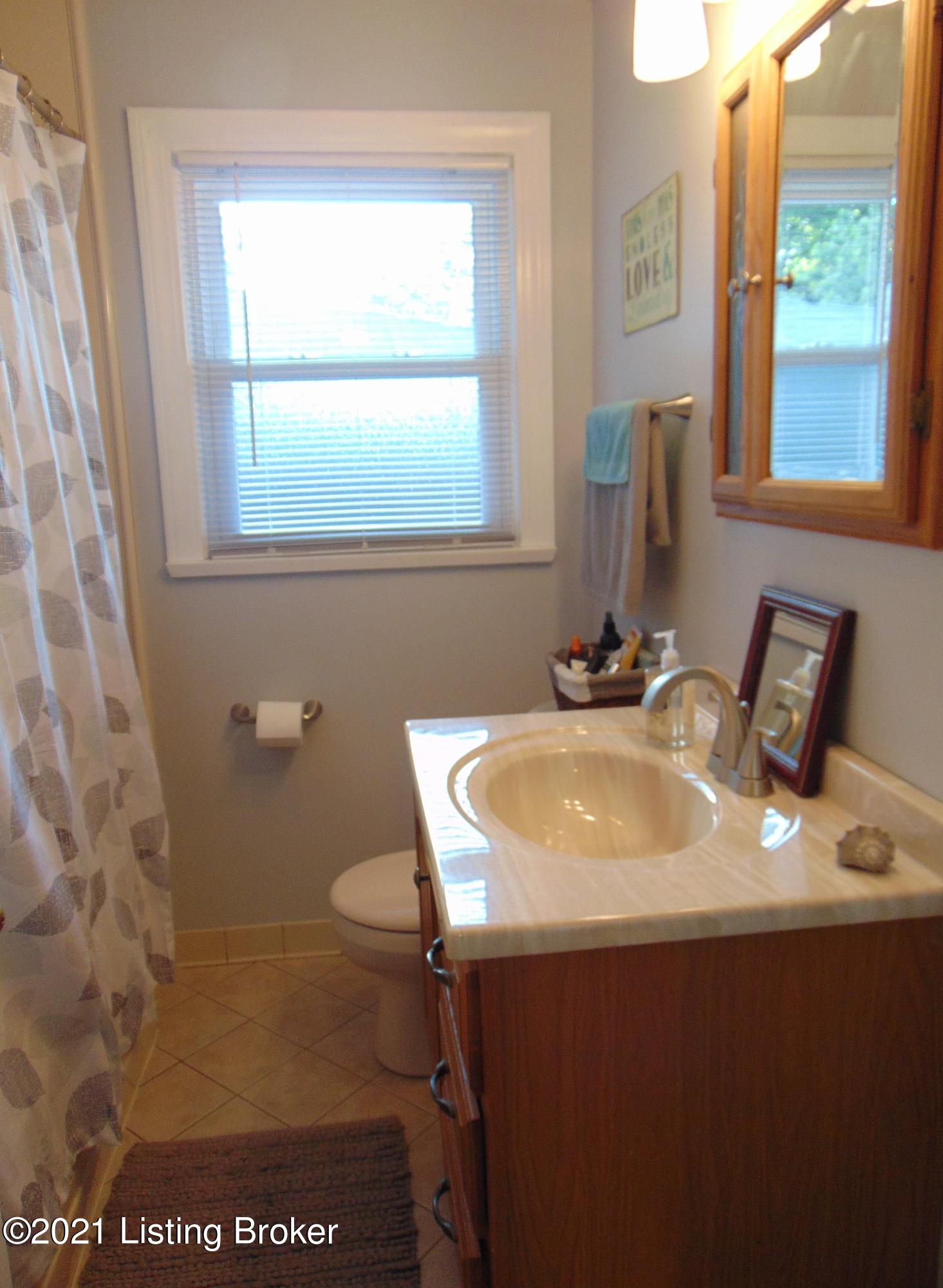 11600 Deering Road Louisville, KY 40272 - Photo 22 of 46 DSC04181 (2)