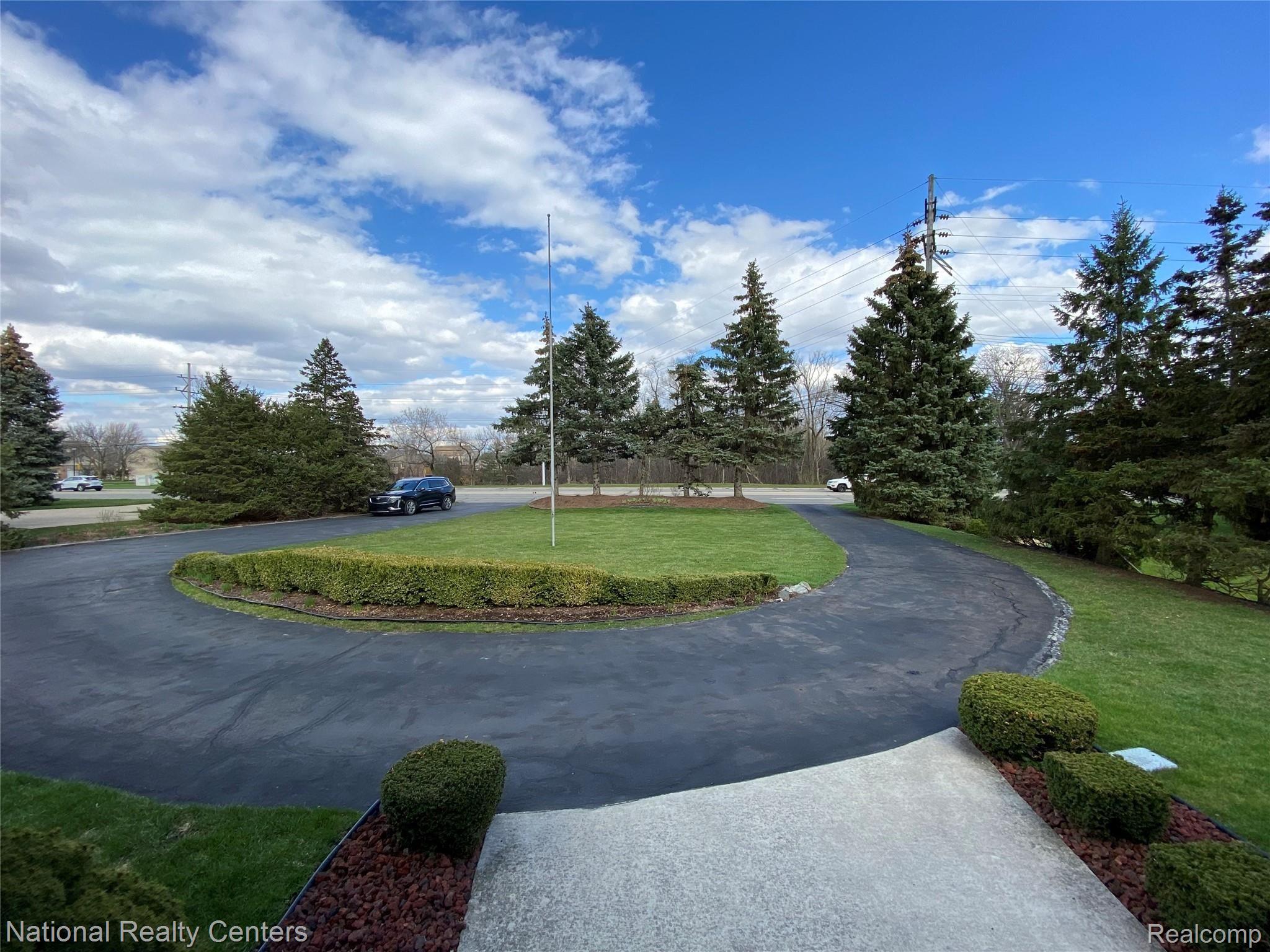 19427 Newburgh Road Livonia, MI 48152 - Photo 55 of 55 IMG_5545.JPG