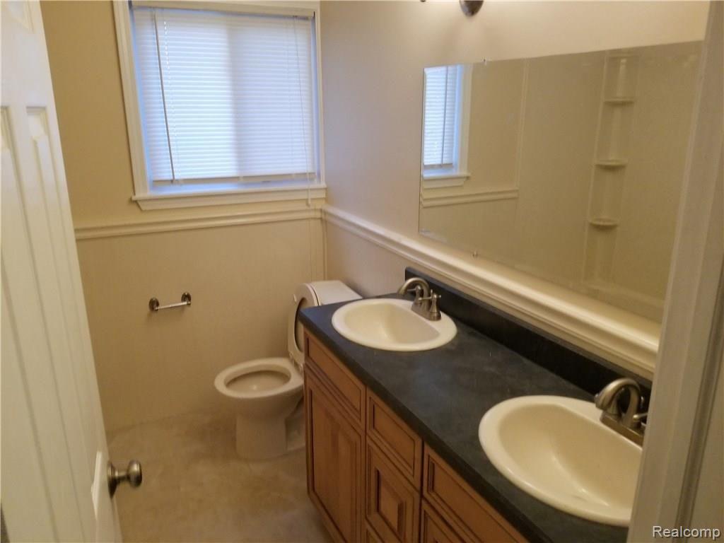 23171 Tuck Road Farmington Hills, MI 48336 - Photo 26 of 31