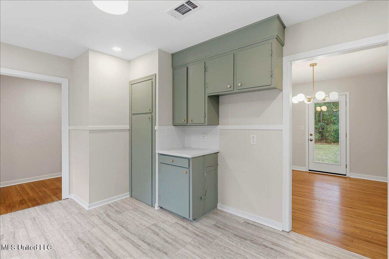 107 Murial Street Clinton, MS 39056 - Photo 7 of 25 09-107 Murial St _ Home Tours MS