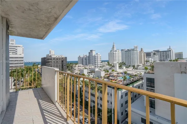 $3,000 | 245 18th Street, Unit 904, Miami Beach, FL 33139