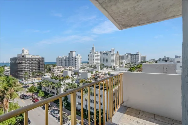 $3,000 | 245 18th Street, Unit 904, Miami Beach, FL 33139